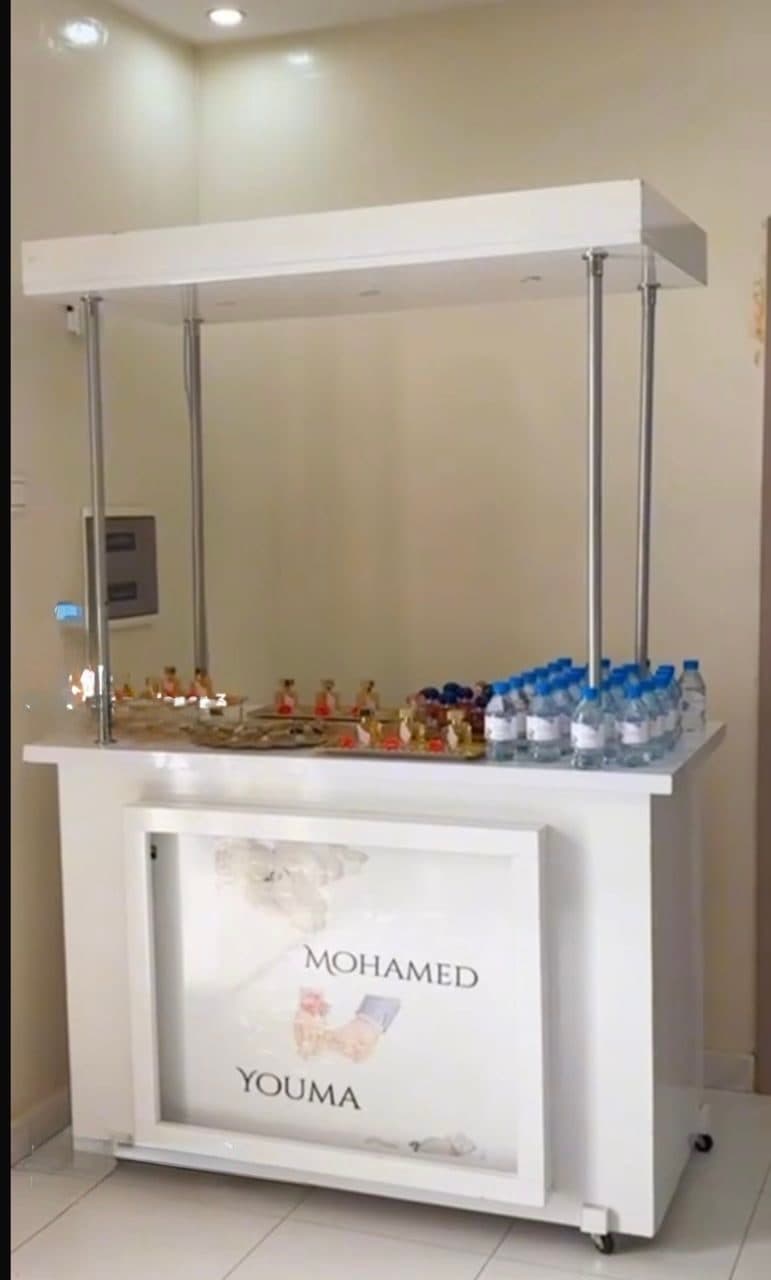 طاولة تقديم