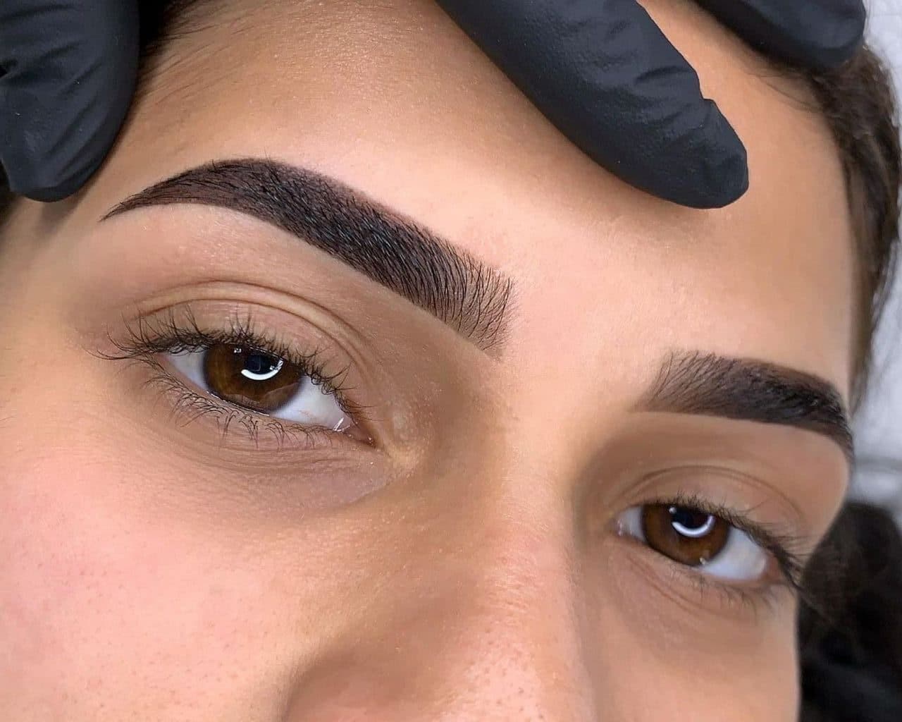 رسم الحواجب