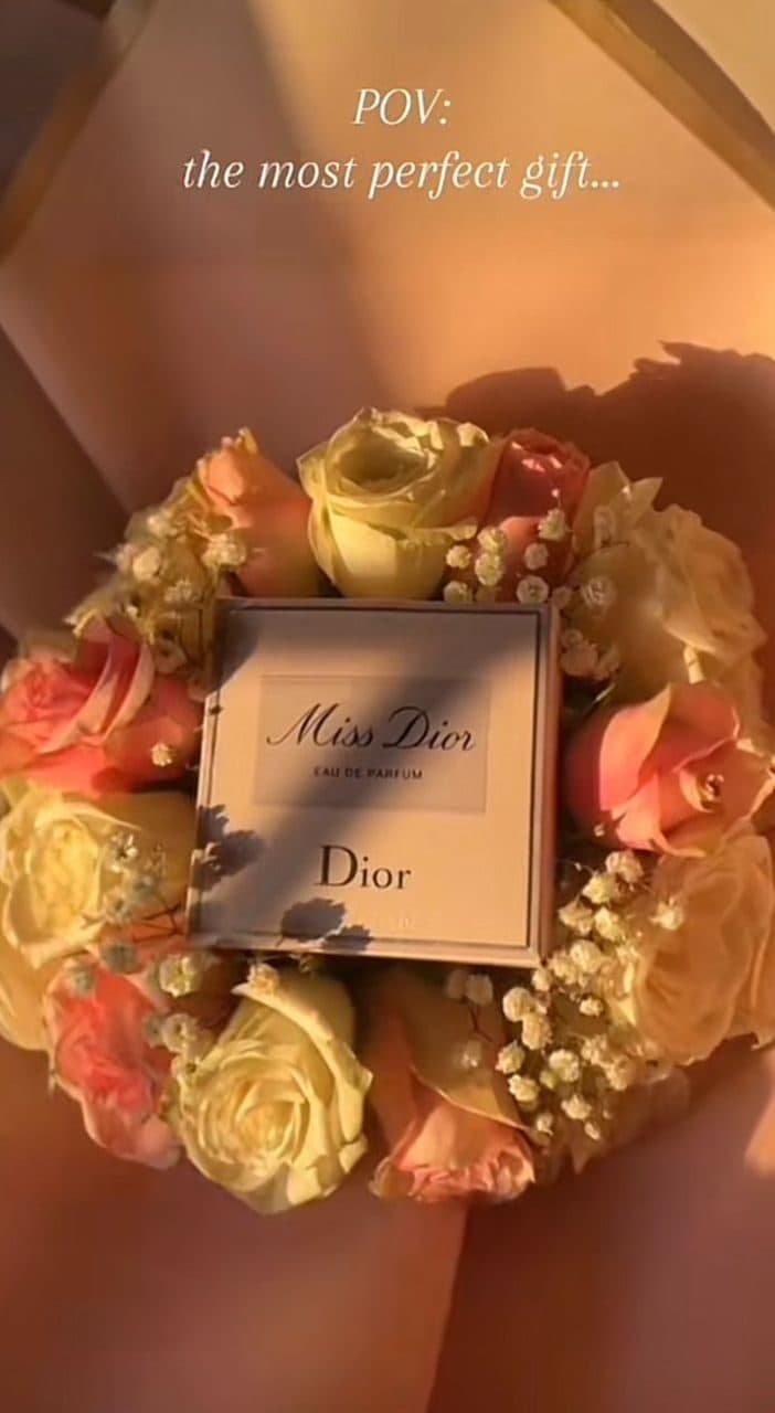 باقة ورد مع عطر (2)