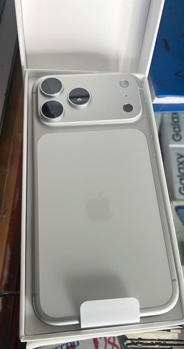iPhone 17 pro max