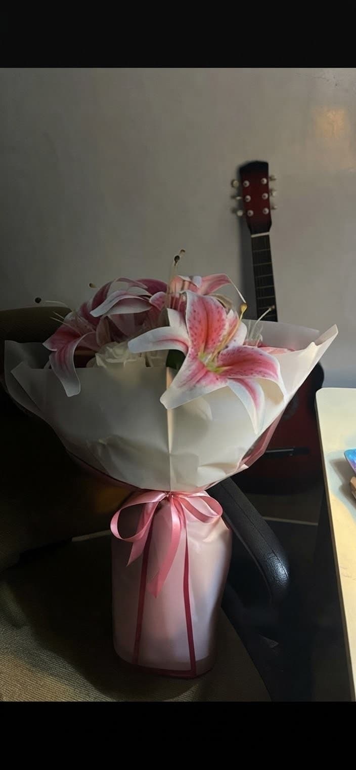 باقة زهور الزنبق